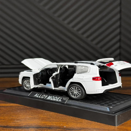 1:28 Die-Cast Land Cruiser SUV Toy – Durable & Realistic