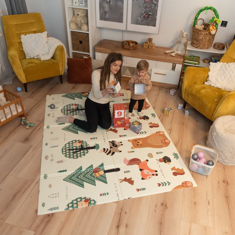 Baby floor mat for tummy time and crawling